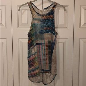 Patterned sleeveless blouse